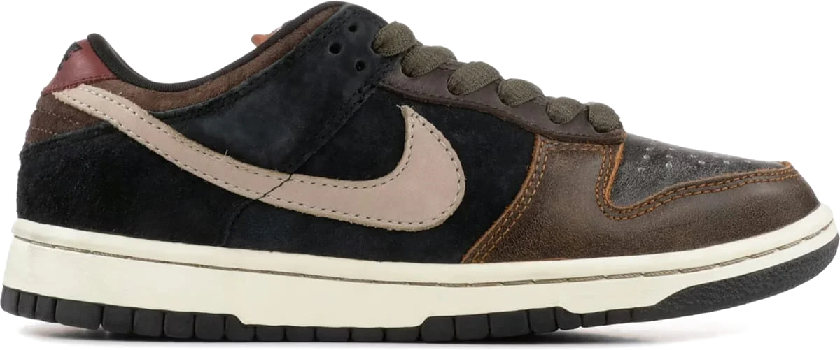 Nike SB Dunk Low Strummer