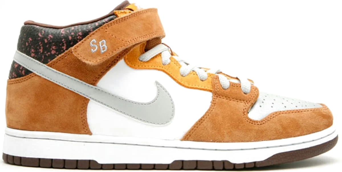 Nike SB Dunk Mid Fender Bass
