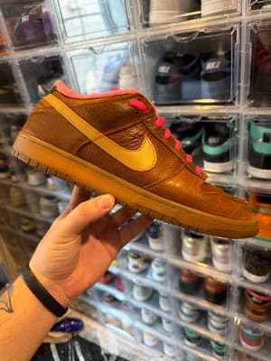 Nike SB Dunk Low Gibson Guitar Case