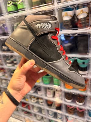 313171-004 Nike SB Dunk High MF Doom