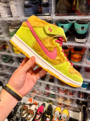Nike SB Dunk Mid Mama Bear