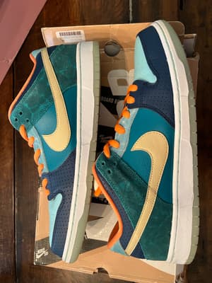 Nike SB Dunk Low MIA Skateshop