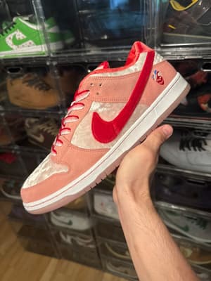 Nike SB Dunk Low Strangelove Skateboards