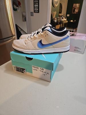 Nike Dunk SB Low Truck It VERY GOOD CONDITION BEST ORICE ON APP PRE OWN