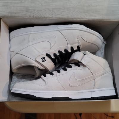Nike Dunk Pro Sb Mid Tokyo White Tried On, some spotting