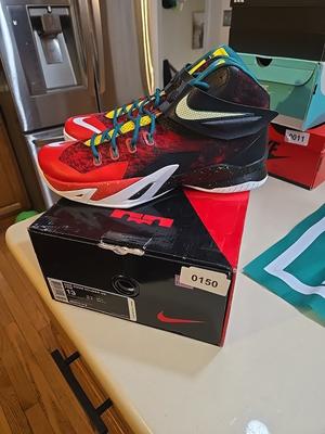 Nike Zoom Lebron Soldier 8 Prm Christmas VERY RARE BRAND NEW IN BOX