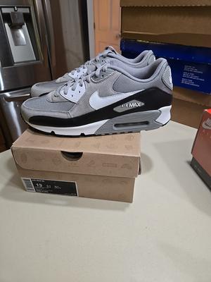 Nike Air Max 90 Medium Grey Black 2011 325018-043 ONLY DS 13 ON ANY APP