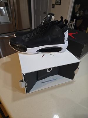 Air Jordan 34 Eclipse BRAND NEW IN BOX RARE SIZE AR3240-001